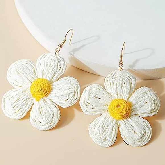 3" White & Yellow Raffia Flowers Oversized Statement Earrings Wicker Flower New - Picture 2 of 4